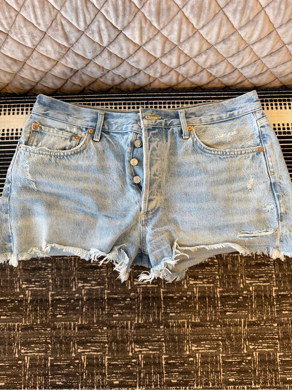 AGOLDIE cut off Jean shorts sz 31